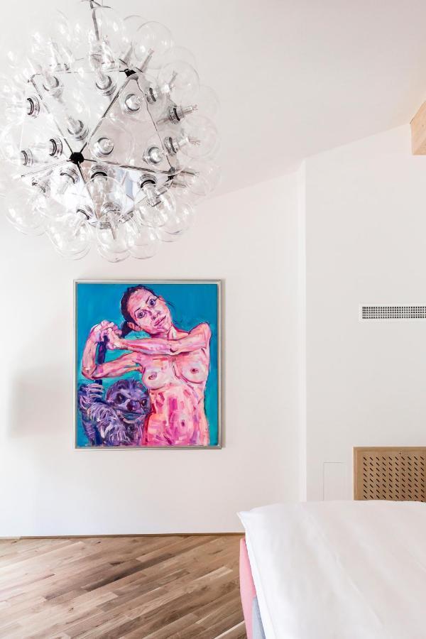 Kai 36 - Hotel Zwischen Fels Und Fluss Graz Zewnętrze zdjęcie Painting by Yana Borisova