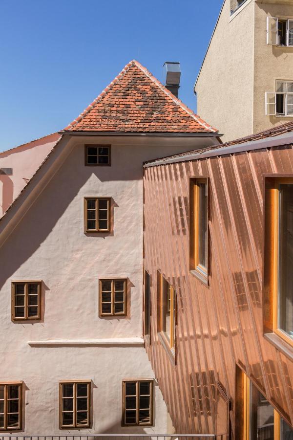 Kai 36 - Hotel Zwischen Fels Und Fluss Graz Zewnętrze zdjęcie Copper cladding on a house in Regensburg, Germany