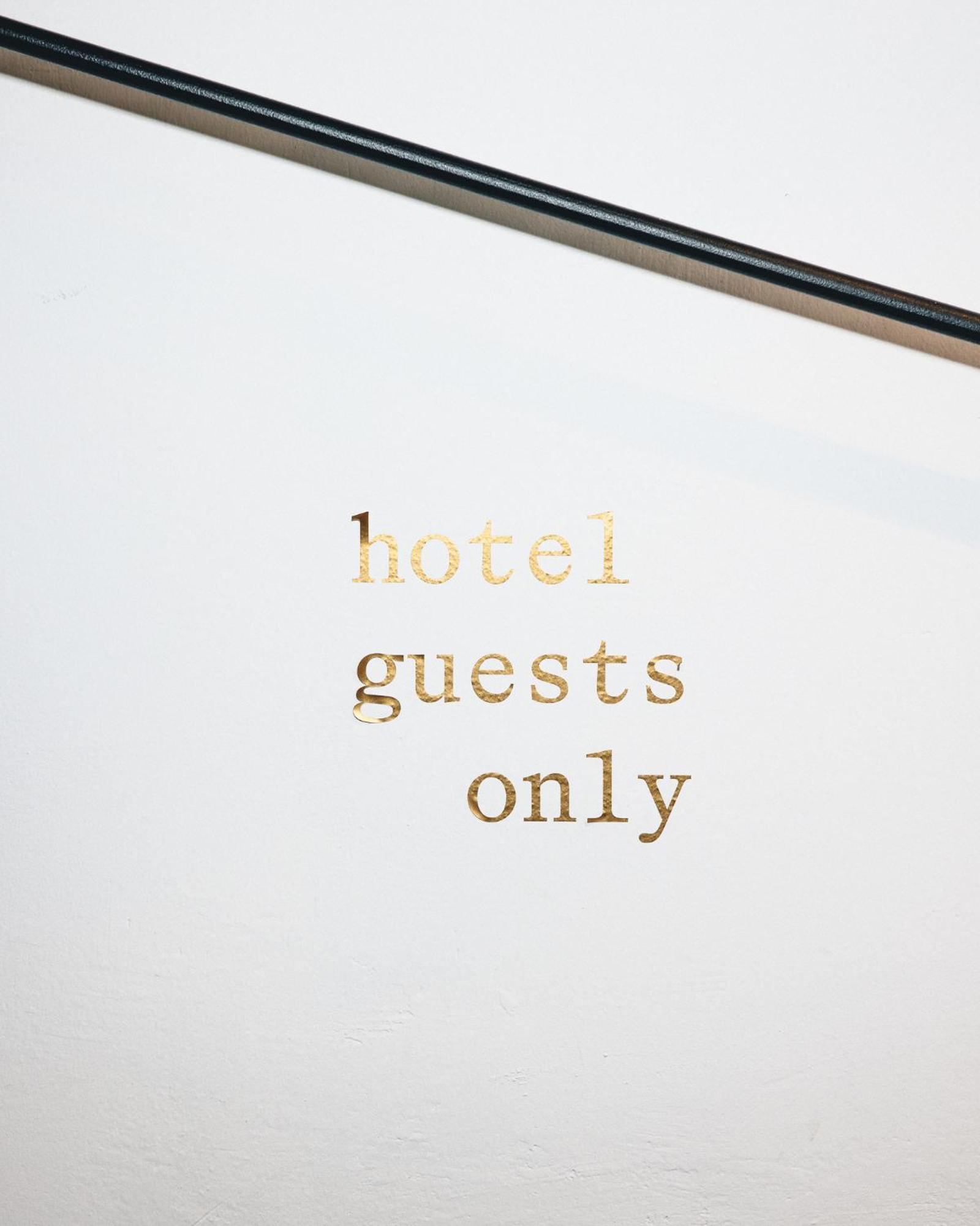 Kai 36 - Hotel Zwischen Fels Und Fluss Graz Zewnętrze zdjęcie Gold leaf used for printing
